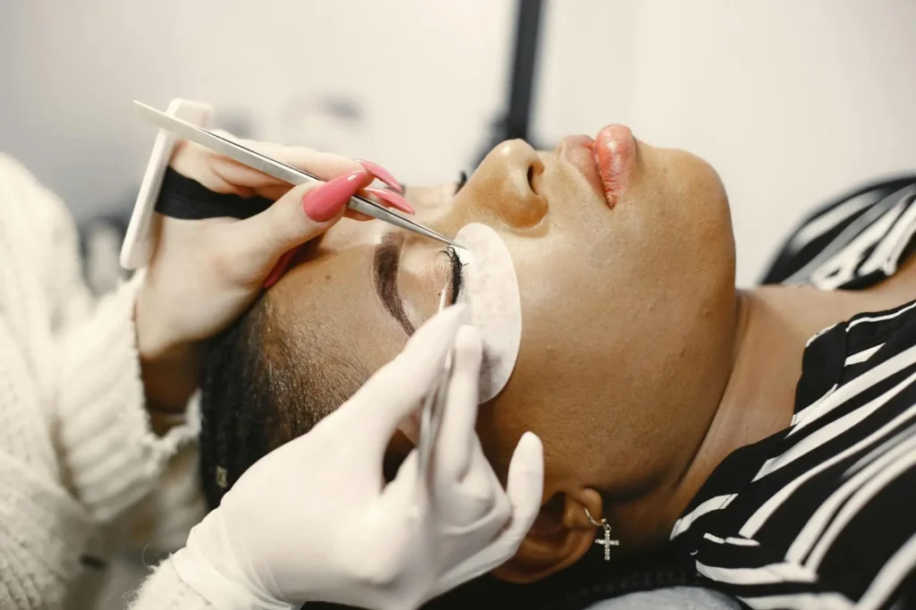 Master the Art of Eyelash Extensions with Professional Training 2